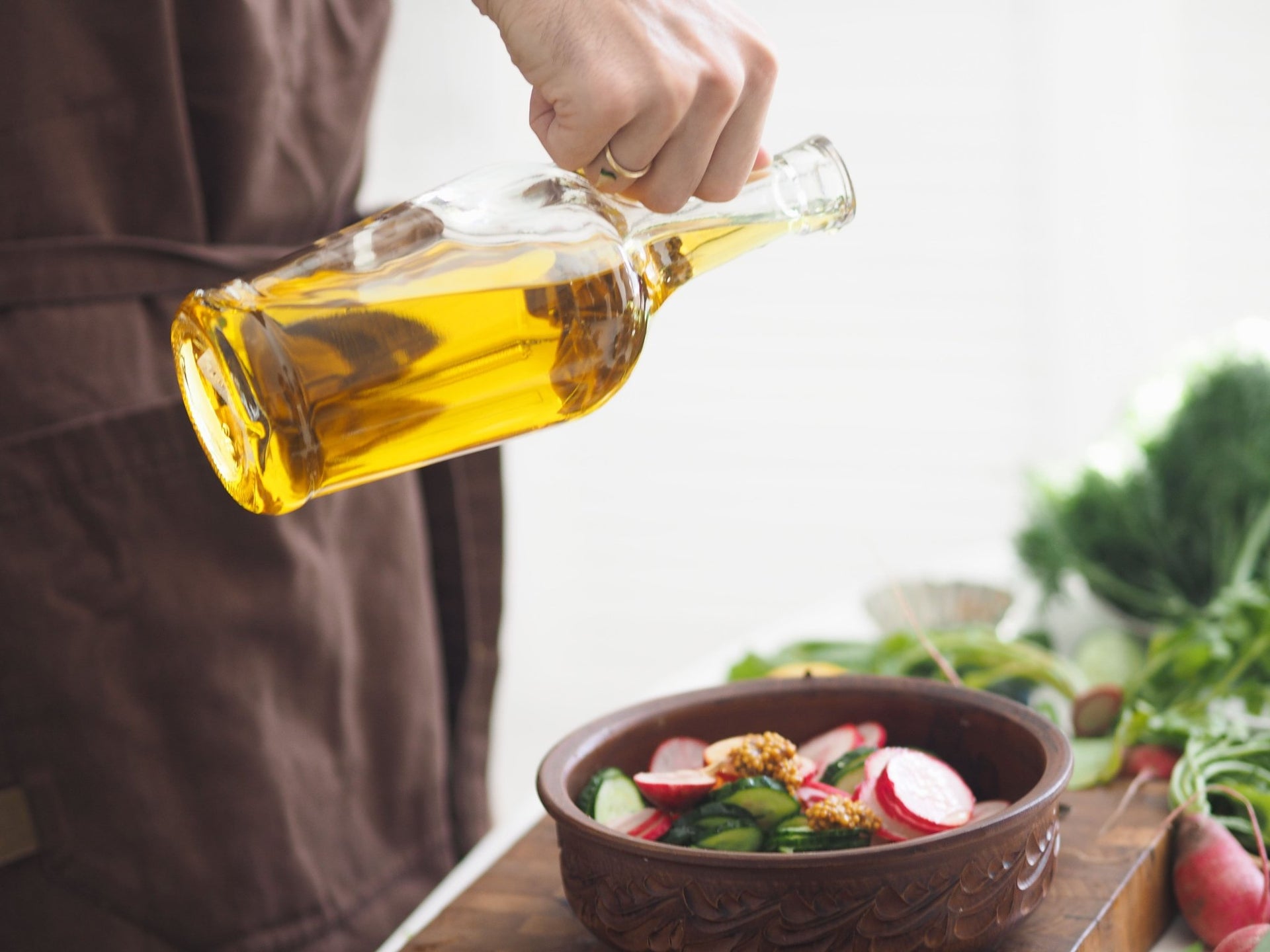 Algae Oil vs. Olive Oil:  Which Is Better for Cooking? - The Epicurean Trader